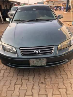 A picture of 2002 Toyota Camry Le