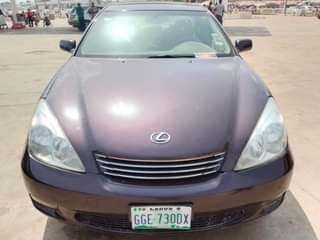 A picture of LEXUS ES300