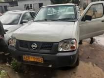 used nissan np300