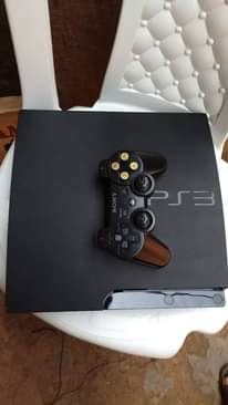 A picture of PS3 clean with 20games and pads at only 470k swaps