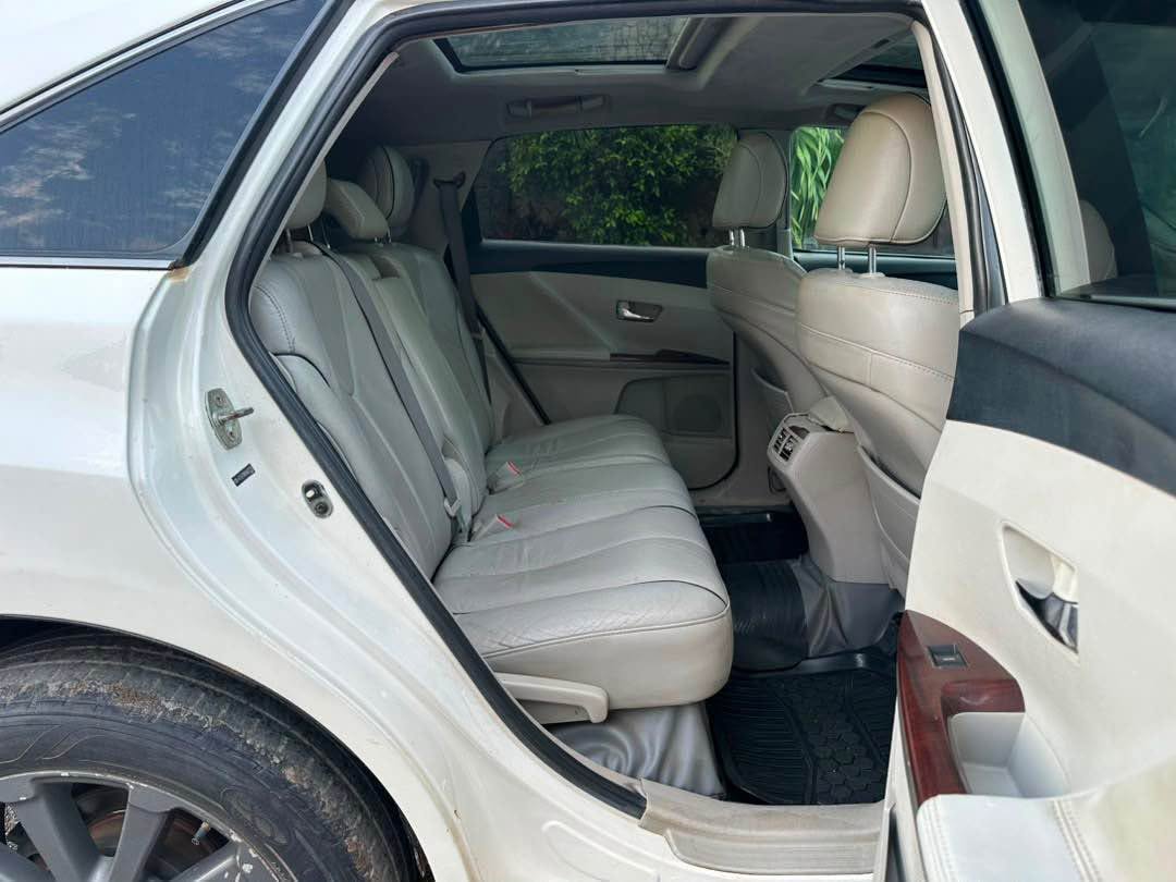 A picture of Used Venza 2010