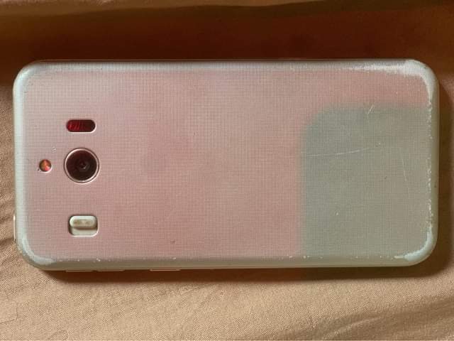 A picture of Aquos sharp 32gb 4g ram 0743760831