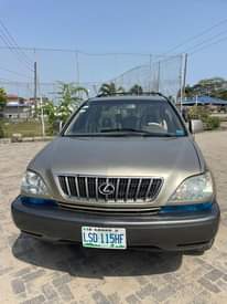 A picture of Lexus Rx 300 year 2002