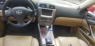 A picture of Lexus is250