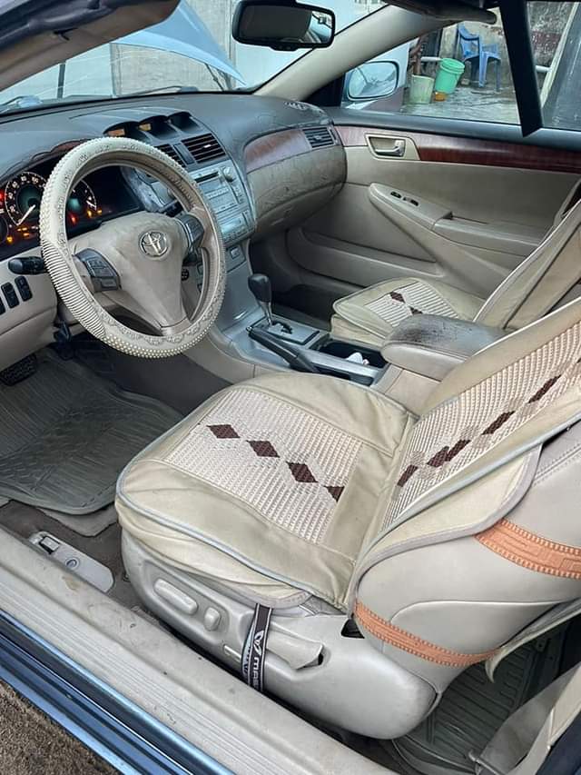 A picture of Toyota Solara 2007 model V6 engine