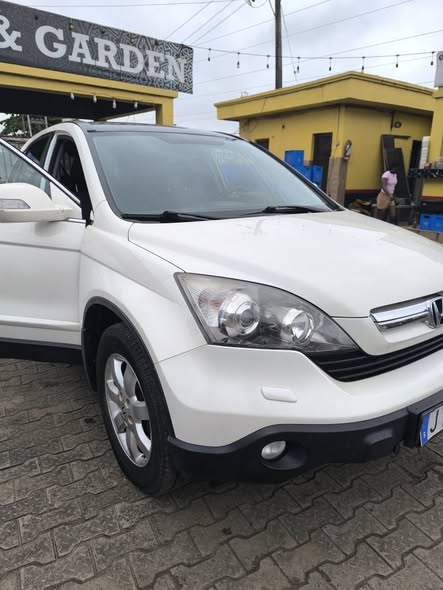 A picture of Honda CR V 2007 Manual transmission