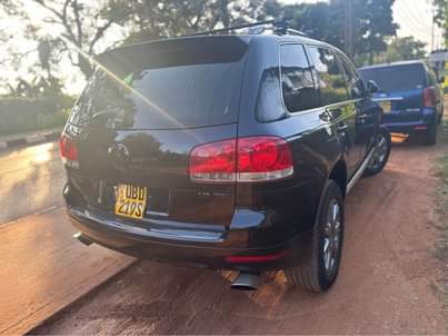 A picture of 2006 Volkswagen Touareg