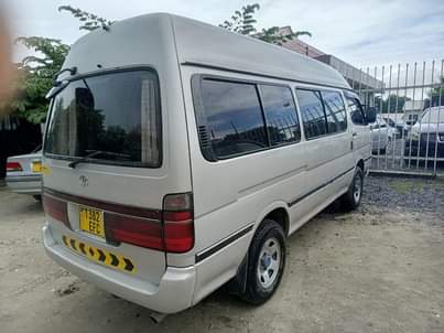 A picture of 2002 TOYOTA HIACE 0714058883 TOYOTA