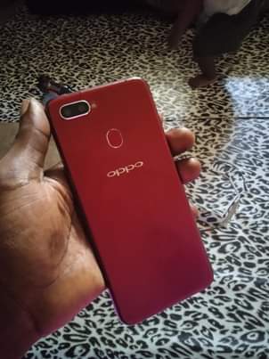 A picture of OPPO F9 HAINA KIPENGELE