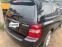 A picture of KB AUTOs Clean first body 2004 model Toyota Highlander 4WD