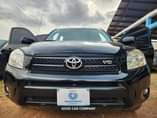 A picture of Toyota Rav4 SUV in good working condition Price 3M with