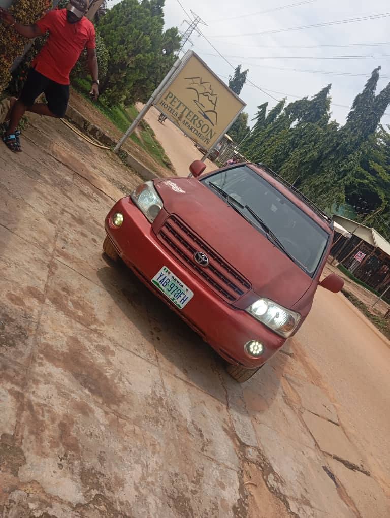 A picture of TOYOTA Highlander