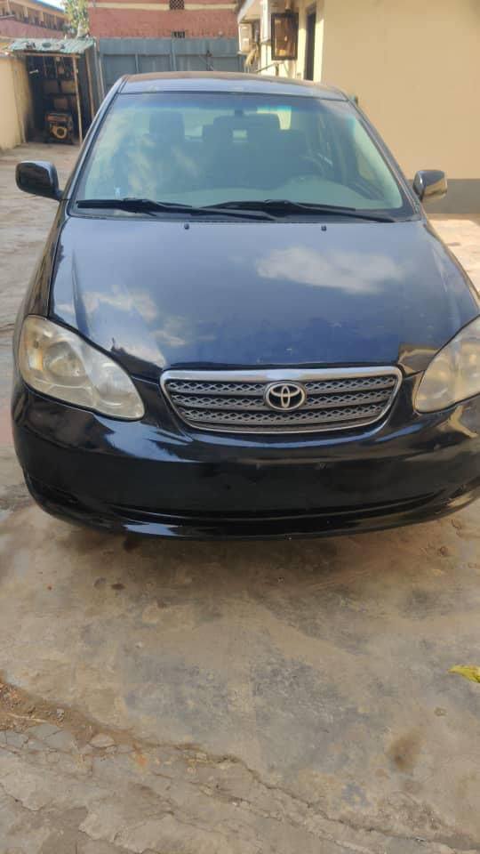 A picture of TOYOTA COROLLA 04 08069557848
