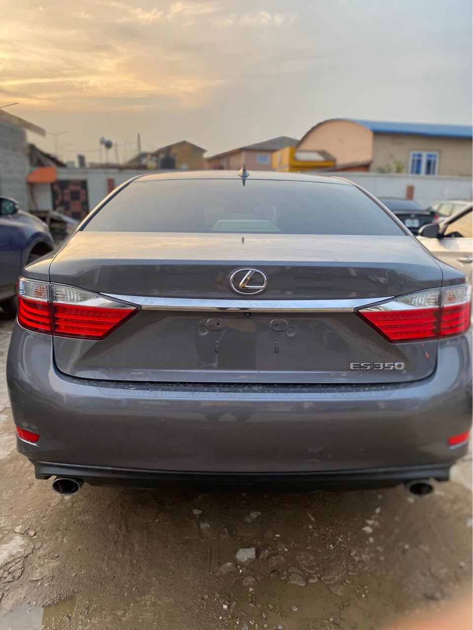 A picture of FOREIGN USED LEXUS ES 350 2015 MODEL