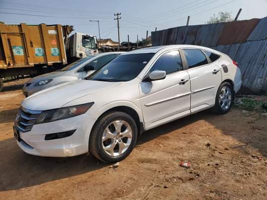 A picture of HONDA CROSSTOUR 2011