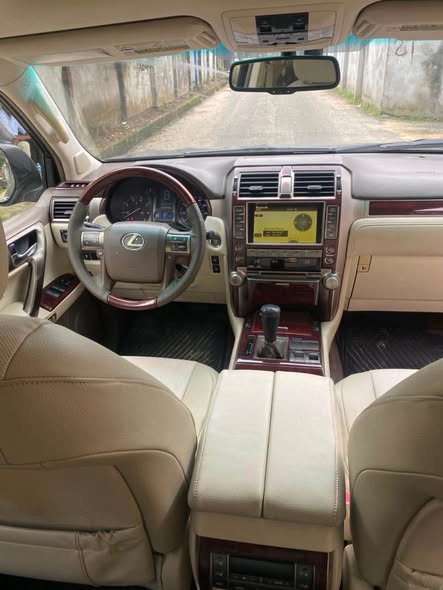 A picture of Sharp 2011 Lexus Gx460 22m only