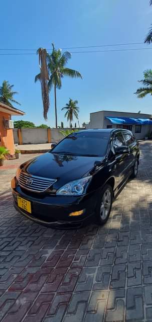 A picture of TOYOTA HARRIER