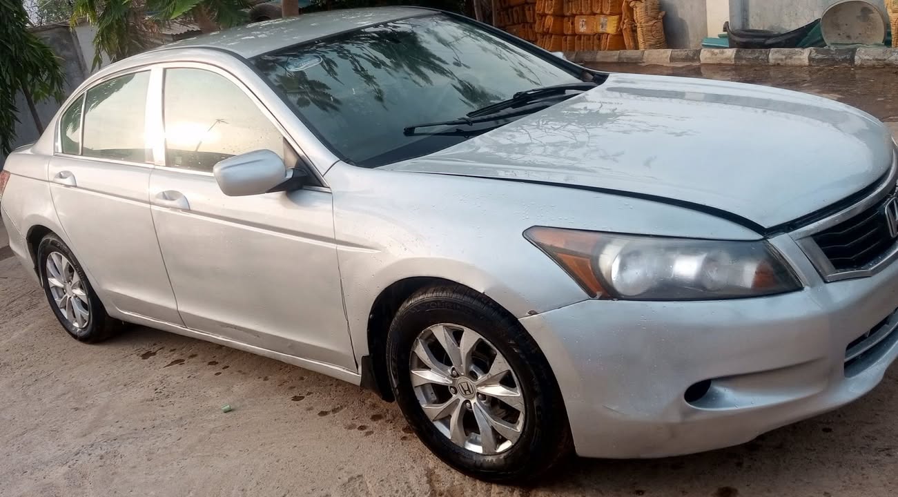 A picture of Distress Honda Accord 08