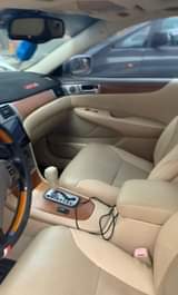 A picture of lexus ES330 in very mint Condition with sound engine AC