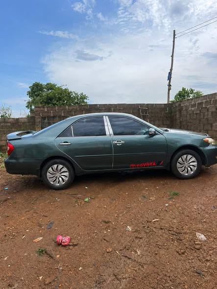 A picture of First body Toyota Camry 2004