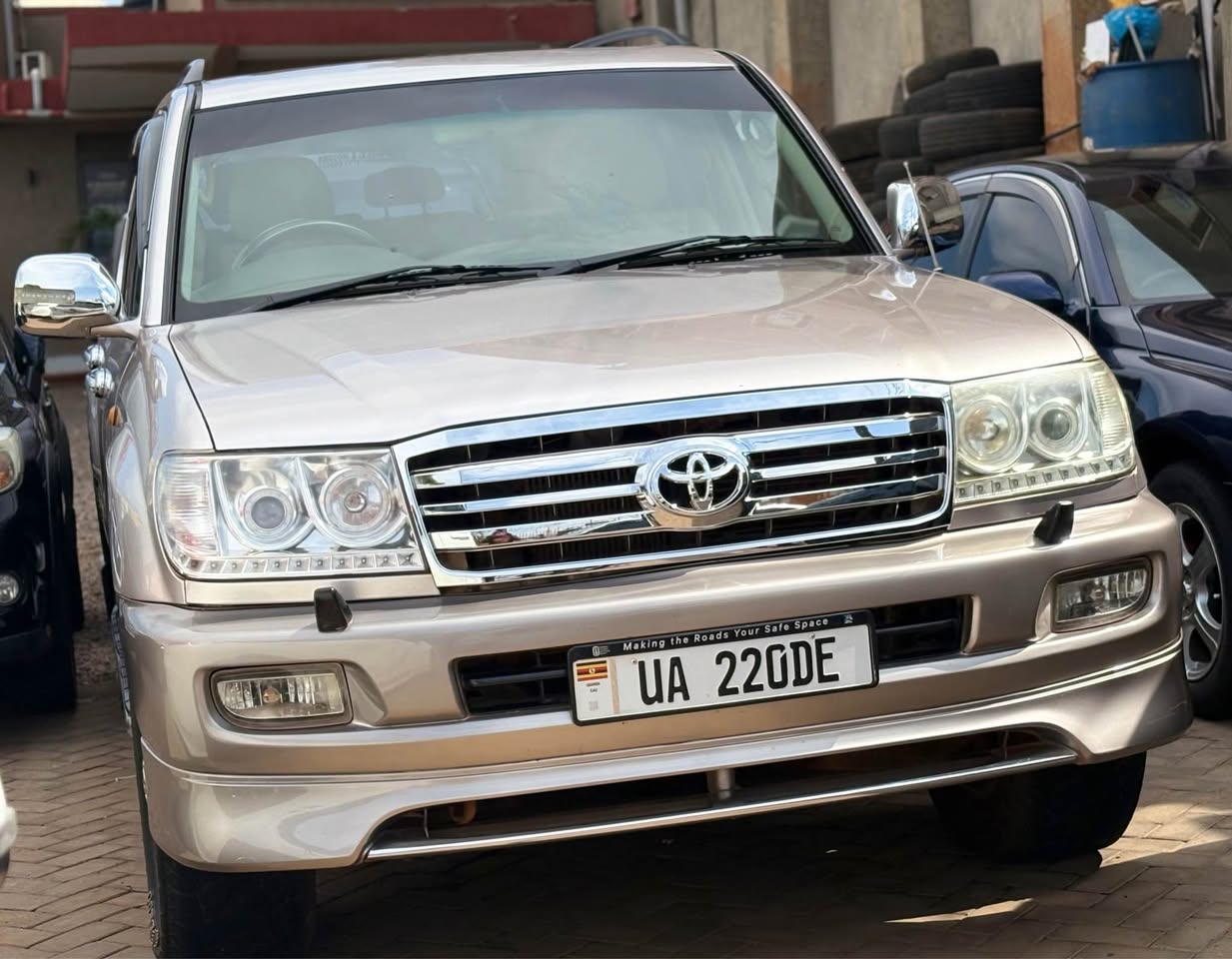 A picture of LAND CRUISER 100 SERIES ON SALE
