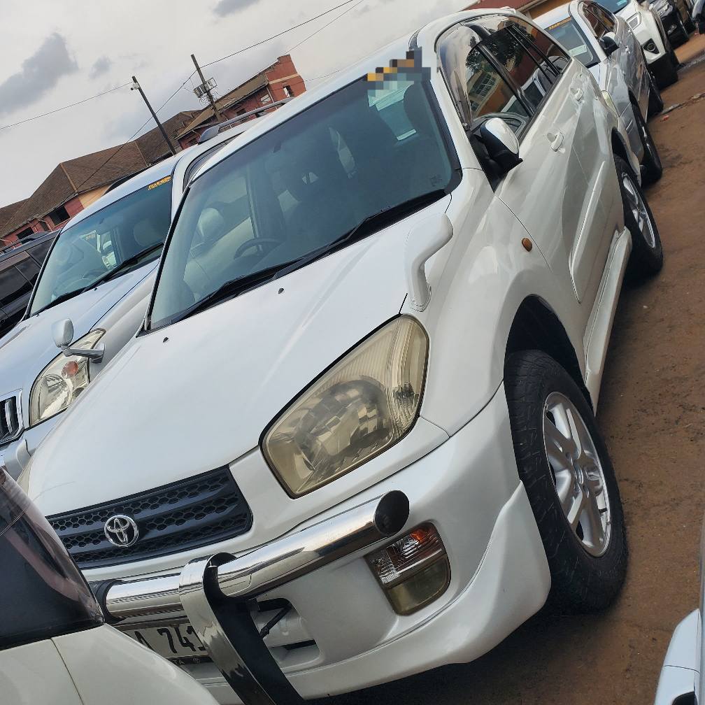 A picture of RAV4 2002 28 5M