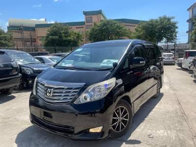 A picture of 2013 TOYOTA ALPHARD