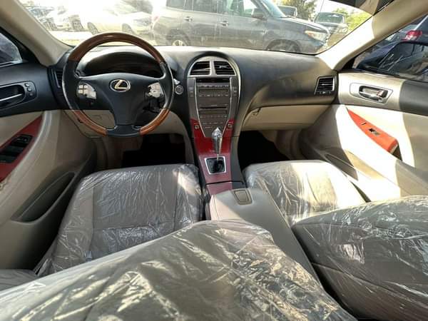A picture of Clean Registered 2009 ES350 7 3m net price Abuja 08136543220