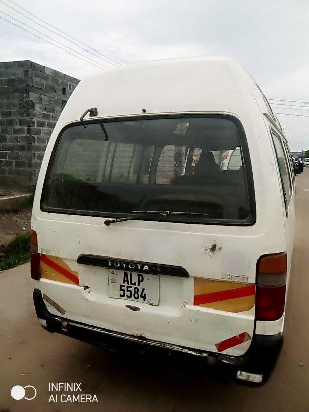 used toyota hiace