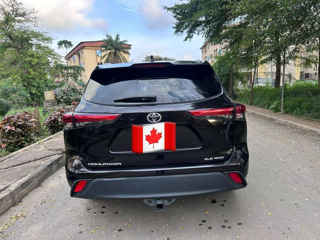 A picture of  Registered Used 2020 TOYOTA HIGHLANDER XLE