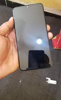 A picture of Samsung a10s Gb 32 Bei 100 000 0620706852