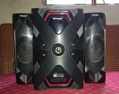 A picture of Tv 32 star x subwoofer tatu na fridge nauza vyote
