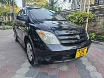 A picture of 2004 TOYOTA IST