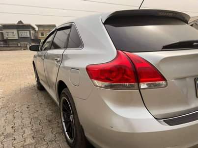 A picture of Toyota venza 2010