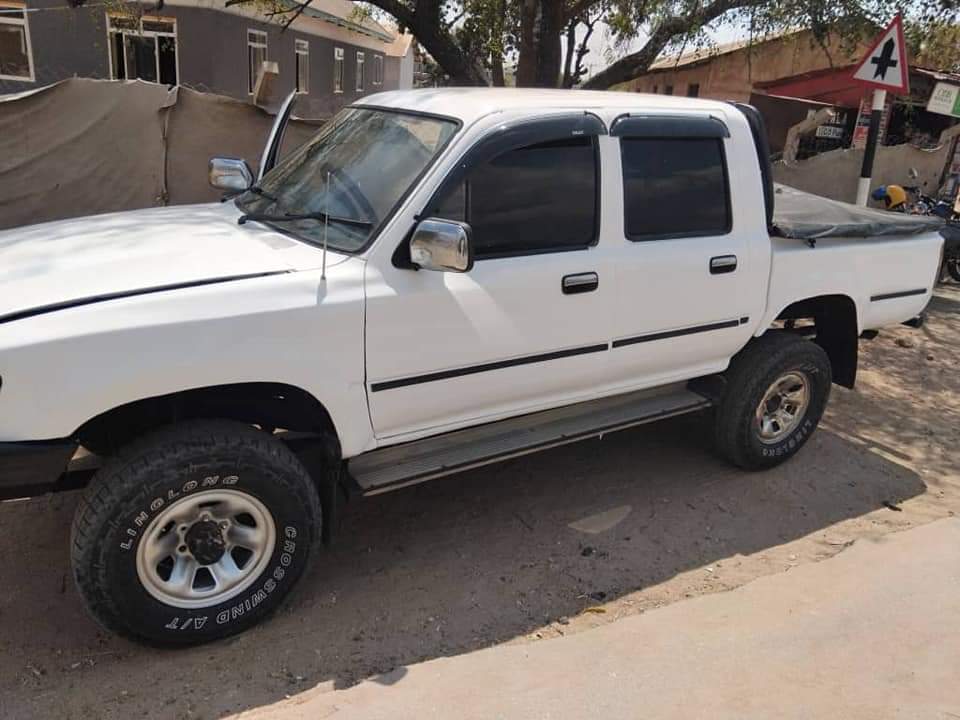 used toyota hilux