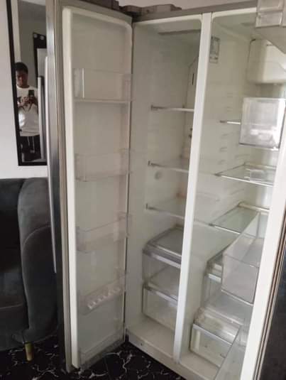 A picture of LG Refrigerator