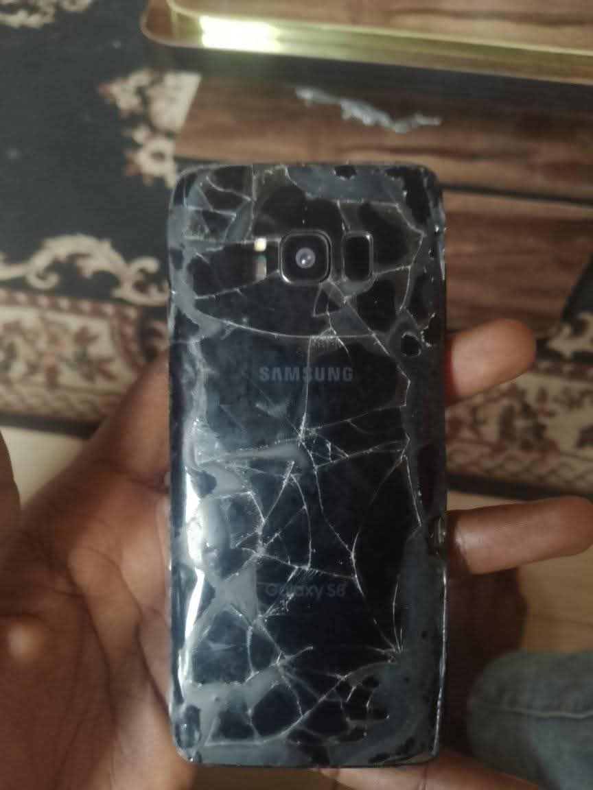 A picture of SAMSUNG GALAXY S8 FORSALE