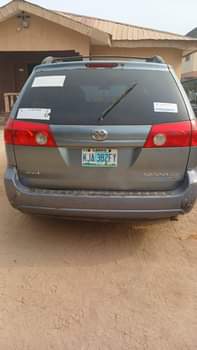 A picture of Toyota Sienna 2006 model untouch ENGINE and Gear perfect AC