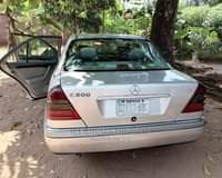 A picture of 2002 Mercedes Benz C200 4 plug