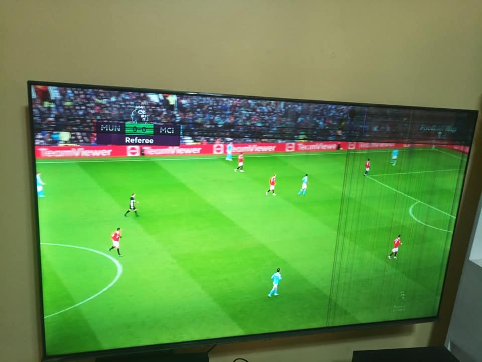 A picture of Hisense smart 4k 55 inch with minor lines.No effect on