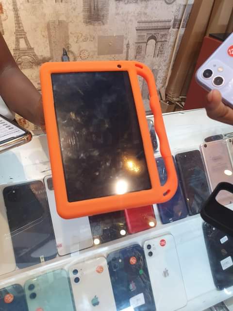 A picture of Tablet M121