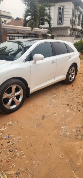 A picture of Foreign used Toyota venza
