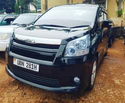 A picture of Toyota Noah on sell