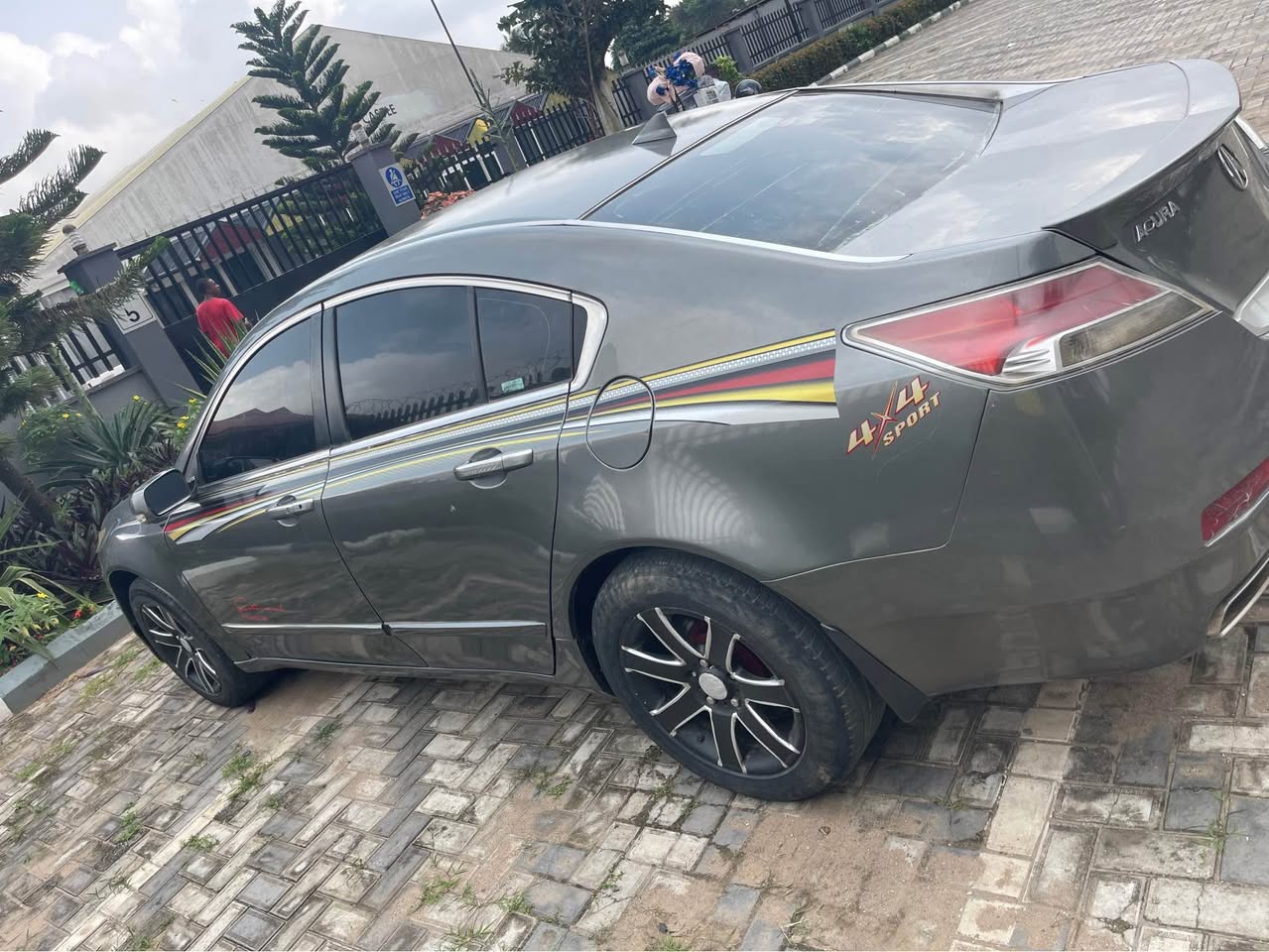 A picture of Dealer markets Acura TL 2012 Nothing to fix serious buyer