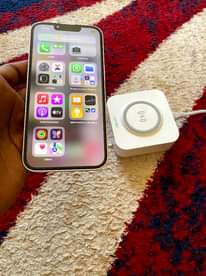 A picture of Iphone 13 plain