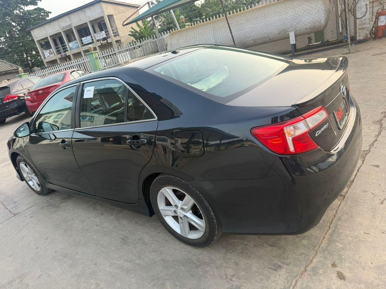 A picture of 2013 Toyota camry se foreign used