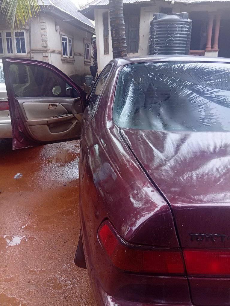 A picture of Neatly used Toyota Camry tiny light