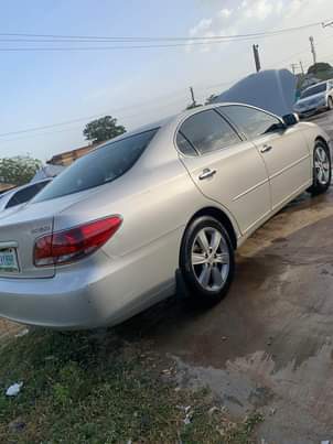 A picture of A sharp very clean first body 2006 Lexus ES330 up