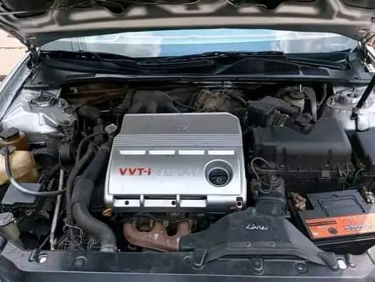 A picture of ES 300 FOR SALE EVERYTHING WORKING PERFECTLY WELL ENGINE UNTAMPERED