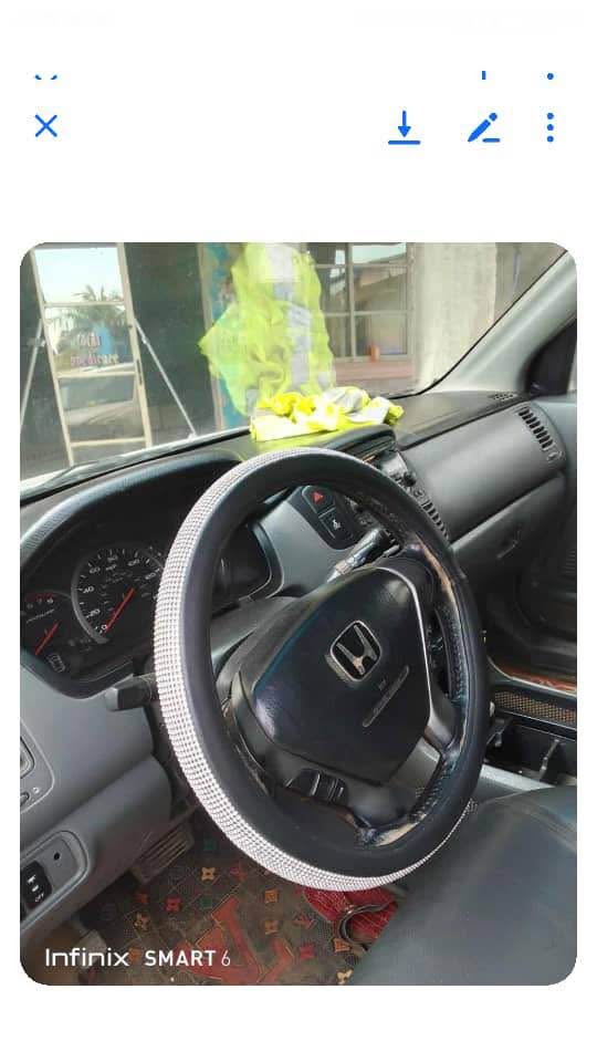 A picture of Honda pilot 04 first body